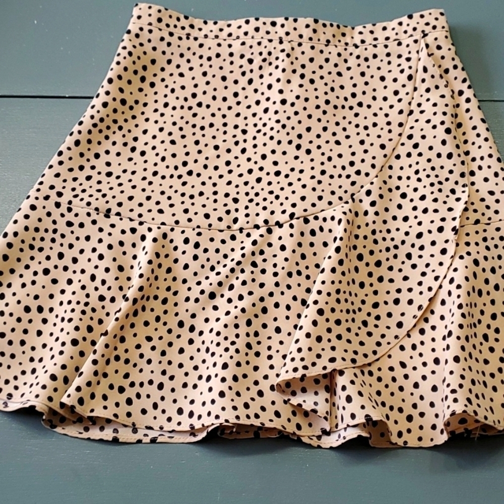 Francesca jai ami, Y2K XS mini skirt. Ivory with black dots. Back zipper XS. - Picture 1 of 11
